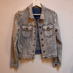 Soft and stretchy denim jacket size medium. worn a couple times